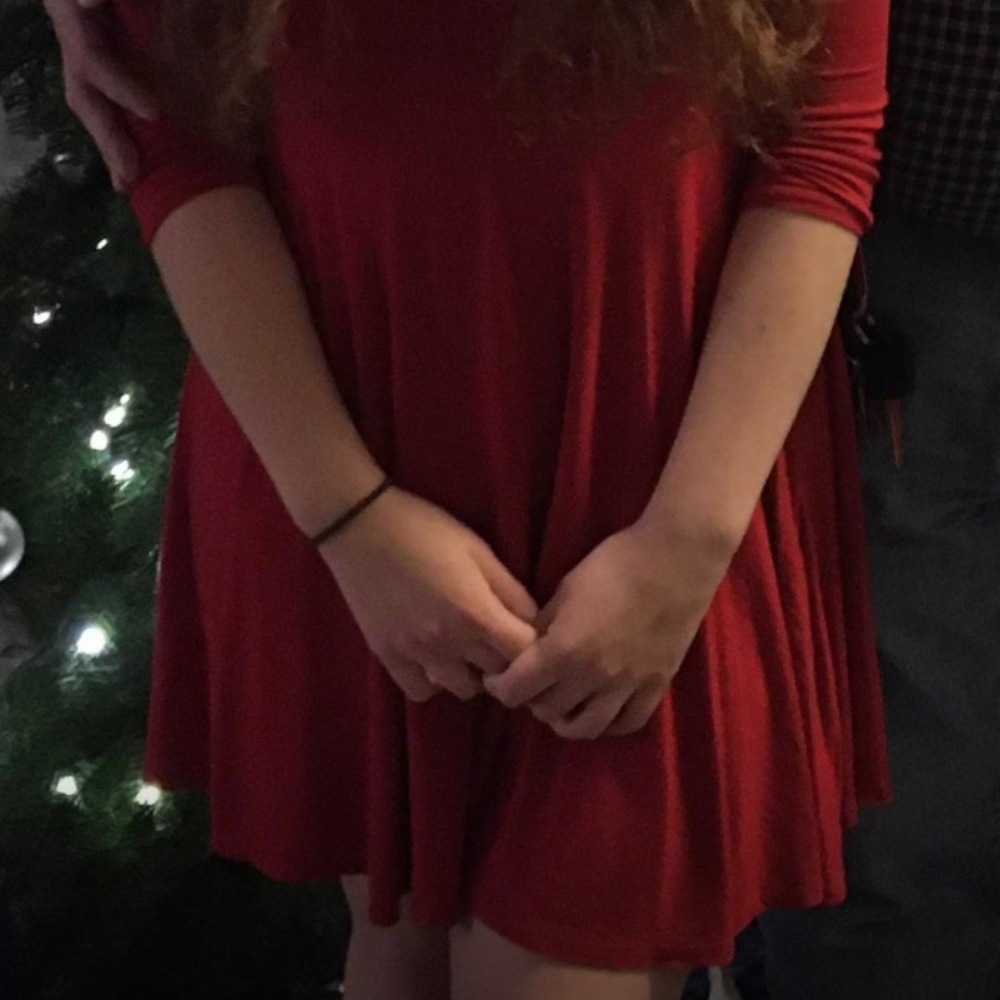 Red Dress - Picture 3 of 3